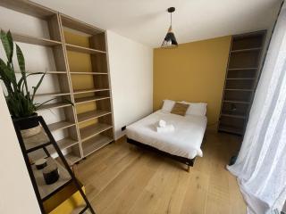 Villa in Saint-Corneille with Private Jacuzzi - 1