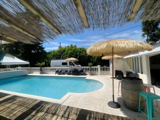 Spacious Poolside Retreat Near Le Mans - 3