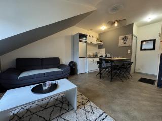 Quiet Apartment with Concierge Perks - Yvré-lʼÉvêque - 6