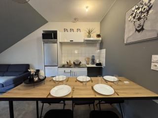 Quiet Apartment with Concierge Perks - Yvré-lʼÉvêque - 9