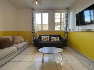Apartment in Le Mans near Train Station - Le Mans - 0