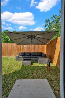 2 Homes in 1 Duplex Walk to NRG and Med Ctr Sleeps 14-20 - Houston - 5