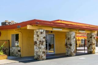 Econo Lodge - Fairfield - 9