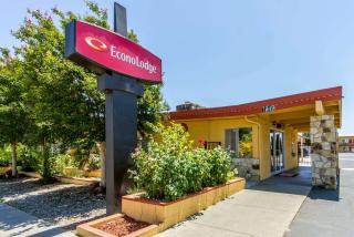Econo Lodge - Fairfield - 8