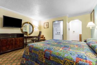 Econo Lodge - Fairfield - 3
