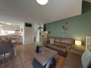 Sunny Garden Stay near Sea - Wemeldinge - 1