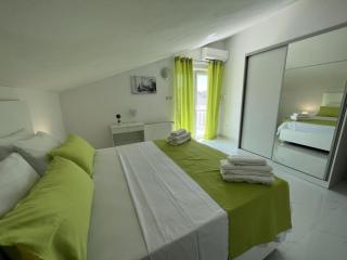 Villa Tomi - Double Room With Sea View 3 - Trogir - 4