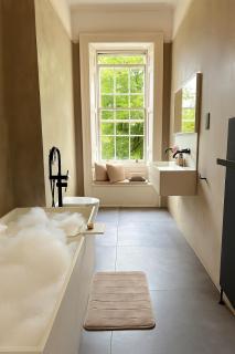 Designer Georgian Apartment in Edinburgh New Town - 4