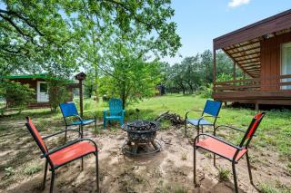 1 Hico Glamping Farm Animals Campfire near Glen Rose by Vacation Your Way - 9