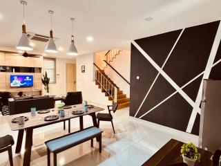 Happy Villa - Private Pool, 5BR, KTV, BBQ, PS5 just 3 Mins to Batu Ferringhi Beach! - Batu Ferringhi - 9