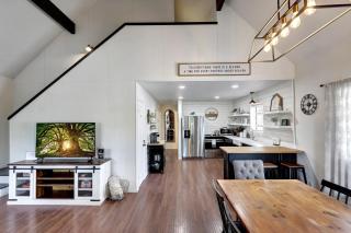 Munds Bella Vita Luxury cabin nestled in pines - 4