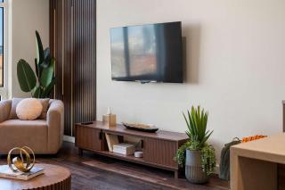 Luxury 2BD-2BA View-Gym-Rooftop - Chicago - 3