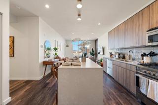 Luxury 2BD-2BA View-Gym-Rooftop - 8