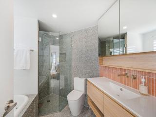 Pinnacles unit 23 Caloundra QLD - Caloundra - 4