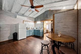 2 Rustic Historic Hico Cabin Glamping Near Fossil Rim & Dinosaur World by Vacation Your Way - 3