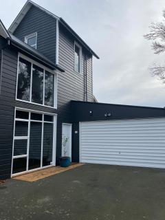 Townhouse In The City With Parking and Courtyard - Christchurch - 7
