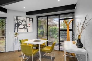 Townhouse In The City With Parking and Courtyard - Christchurch - 2