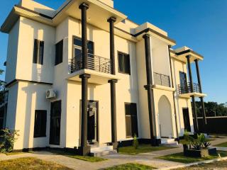 Peaceful Villa - Black River - 1