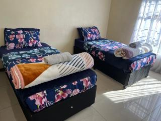 Mama Rs Erbnb - Newcastle - 0