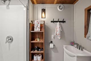 3 Tiny Home Honeymoon Suite Paulita and the Kid Glamping by Vacation Your Way - Hico - 9