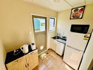 Two Bedroom Airport Flat Free Wi-Fi Parking Peaceful Stay - Auckland - 6