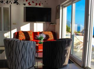 Seafront Apartment Sea Relax with Private Pool Balcony - Pisak - 3