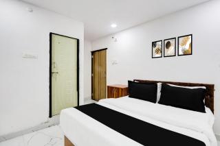 Hotel O Green Light Inn - 9