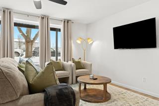 Spacious 2BR Flat near Downtown Royal Oak - Royal Oak - 5