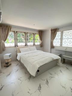 Near Airport 2nd room for 2,8K & 3rd for 1,8K & 4th only 300B INBOX! - - 4