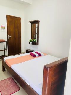 Wilpattu Restaurant & Guest house - 3