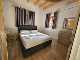 PineSide Rooms - Himare - 5