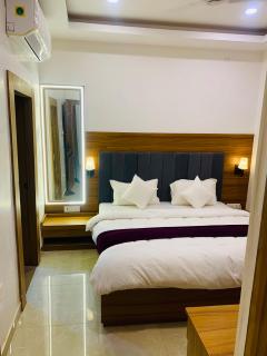 Royal inn - Varanasi - 0