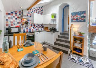 Smugglers Cottage - Porthleven - 6