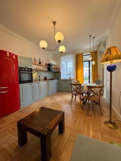 Retro Chic Flat - 0