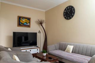 Roots Self Catering Group Unit 3 - Gqeberha - 9