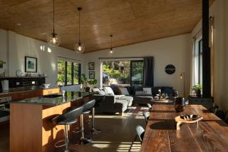 Manu Heights Retreat, tranquil luxury, views and privacy - Dunedin - 9