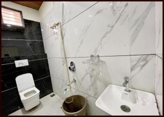 HOTEL G- RESIDENCY Near Shri Mahakaleshwar Jyotirlinga Temple - Railway Station Ujjian - Fully Air Conditioned And Spacious Room - Excellent Service Recommended - Ujjain - 2