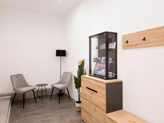 Zentrale Wohnung max 10 Erwachsene für Freunde & Familie - 3