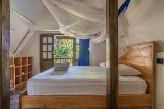 Villa Kupu-Kupu, private pool & lush garden - Gili Air - 3