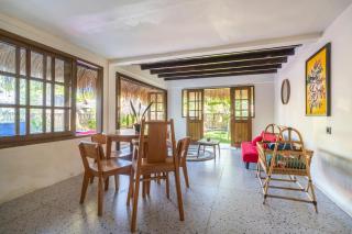 Villa Kupu-Kupu, private pool & lush garden - Gili Air - 7