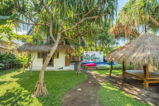 Villa Kupu-Kupu, private pool & lush garden - Gili Air - 9