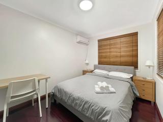 MetaWise Cozy Family Room in Shared Home Free Parking - Castle Hill - 9