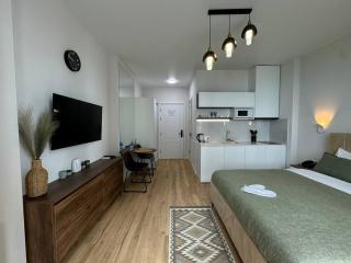 Comfort Class Apartments By the Sea - by Homey - 1