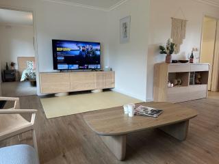 Central Cowes Escape - Stay Near Beach & Shops - 1