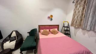 The cozy cabin studio apartments #10 - Mumbai - 9