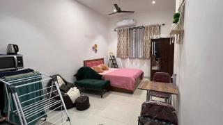 The cozy cabin studio apartments #10 - Mumbai - 2