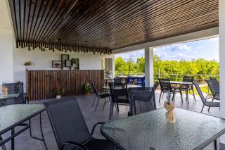 ALLIANCE Hotel NEW 2025 -Breakfast and pool included - Solotvino - 7