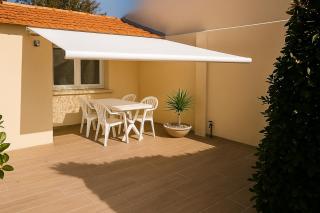 Rêve D'azur, Mazet en bord de mer, parking, Piscine partagée, Terrasse BBQ & draps inclus la Nartelle, 1 salon, 1 chambre, 1 cuisine , 1 sdb - Sainte-Maxime - 3