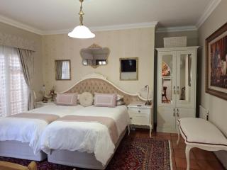 Meerendal Cottage-Affordable Luxury-Private Garden with Pool & Hot Tub - Kaapstad - 5