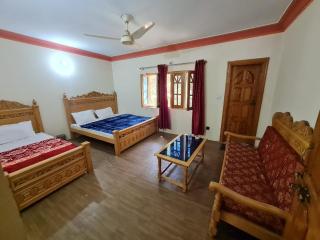 Bright Moon Guesthouse Athmuqam Neelum valley - - 8